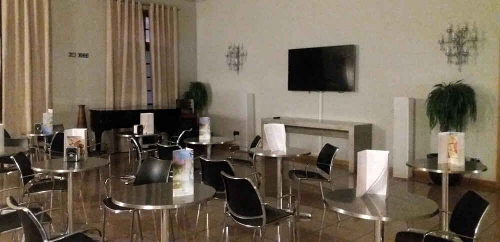 Hotel Bar