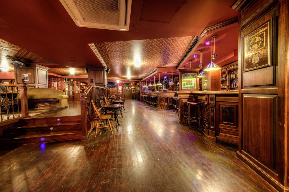 Hotel Bar