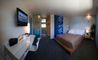Standard Room, 1 Queen Bed