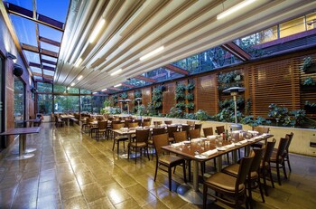Food Court