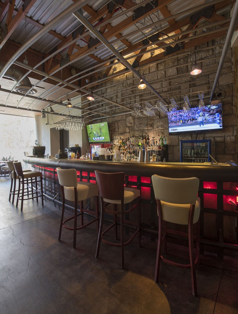 Hotel Bar