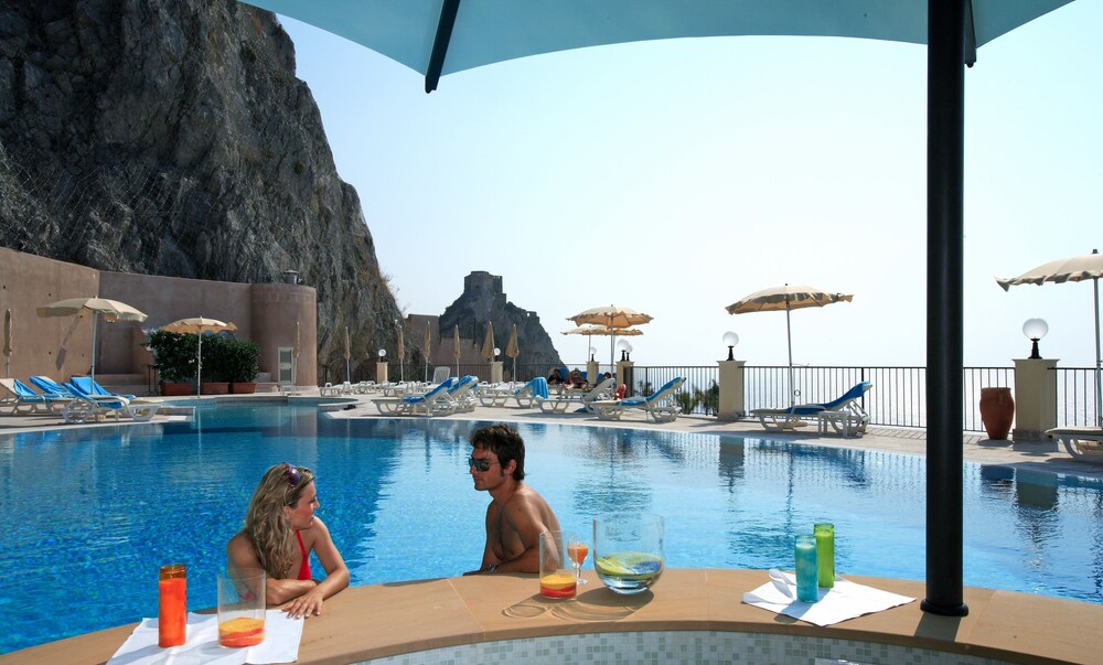 Bar a bordo piscina