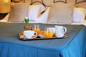 Room Service - Dining