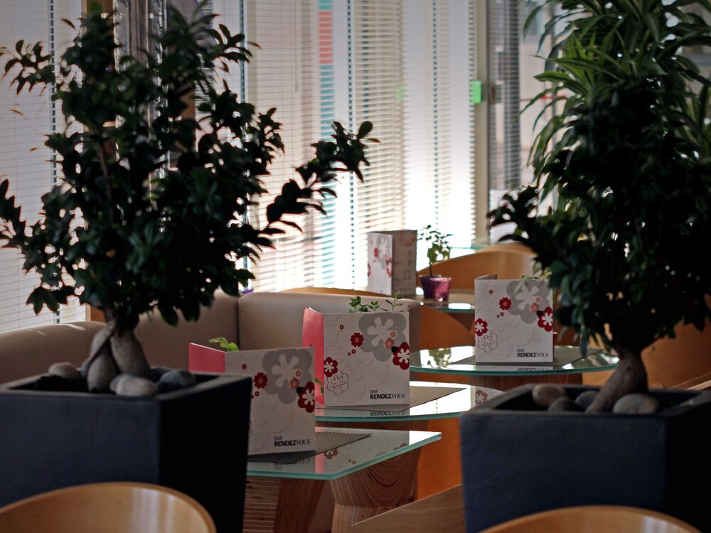 Hotel Lounge