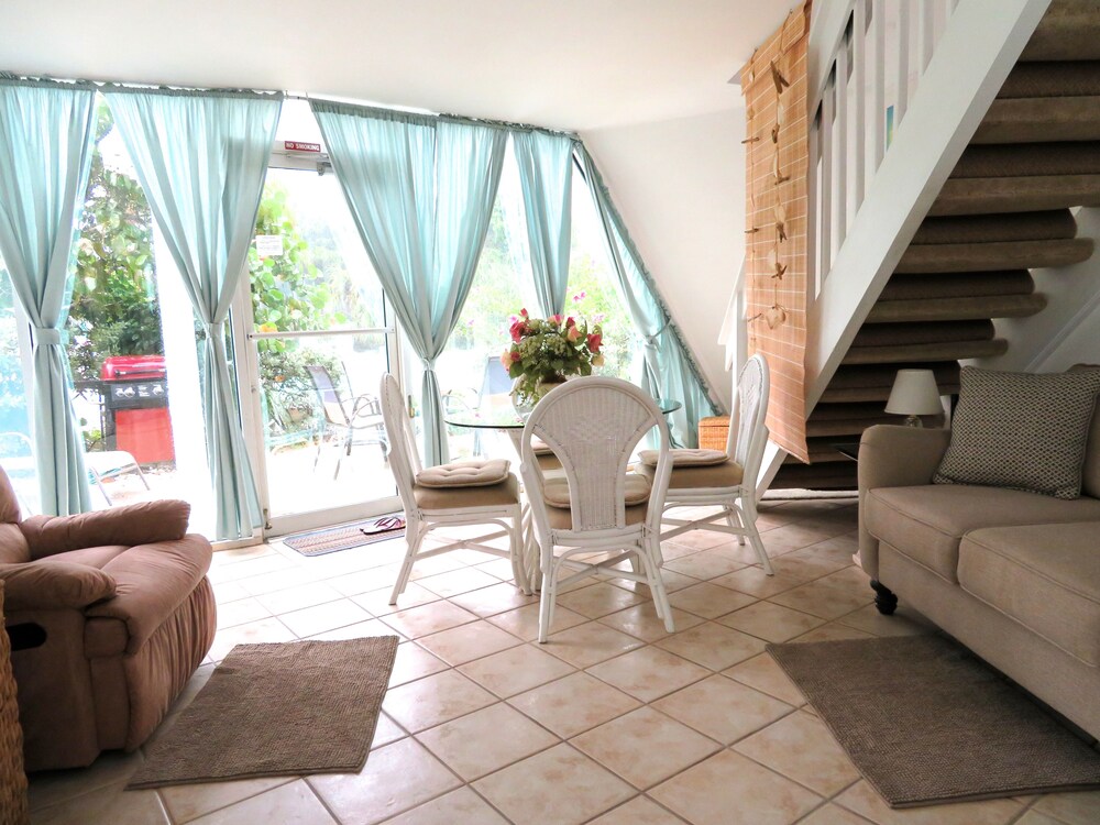 Classic House, 2 Bedrooms, Non Smoking - Living Area