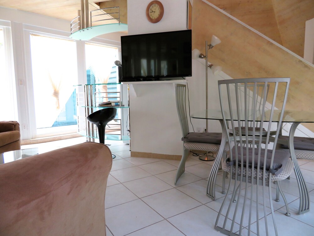 Royal House, 2 Bedrooms, 2 Bathrooms - In-Room Dining