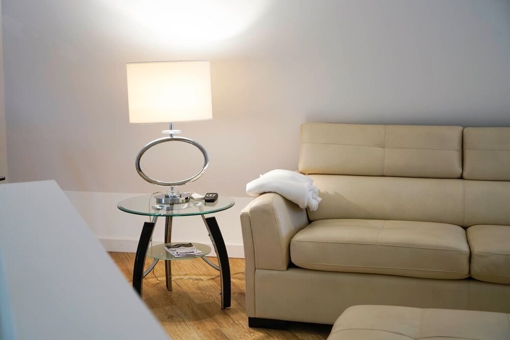 Luxury House, 2 Bedrooms, Accessible, Kitchen - Living Area