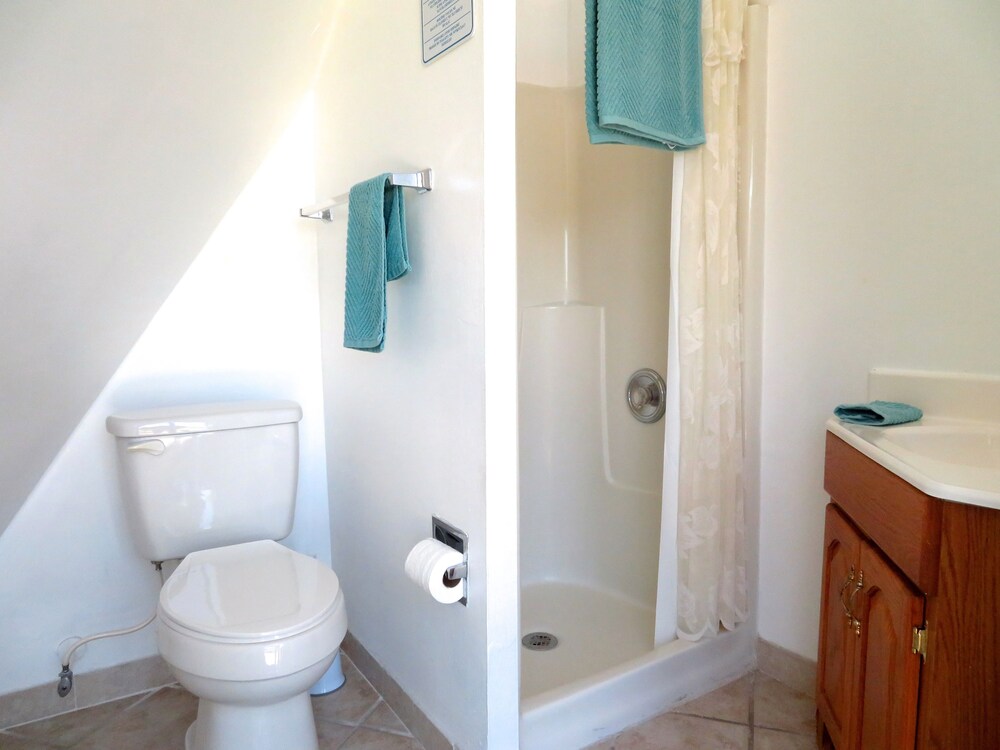 Comfort House, 2 Bedrooms, 2 Bathrooms - Bathroom