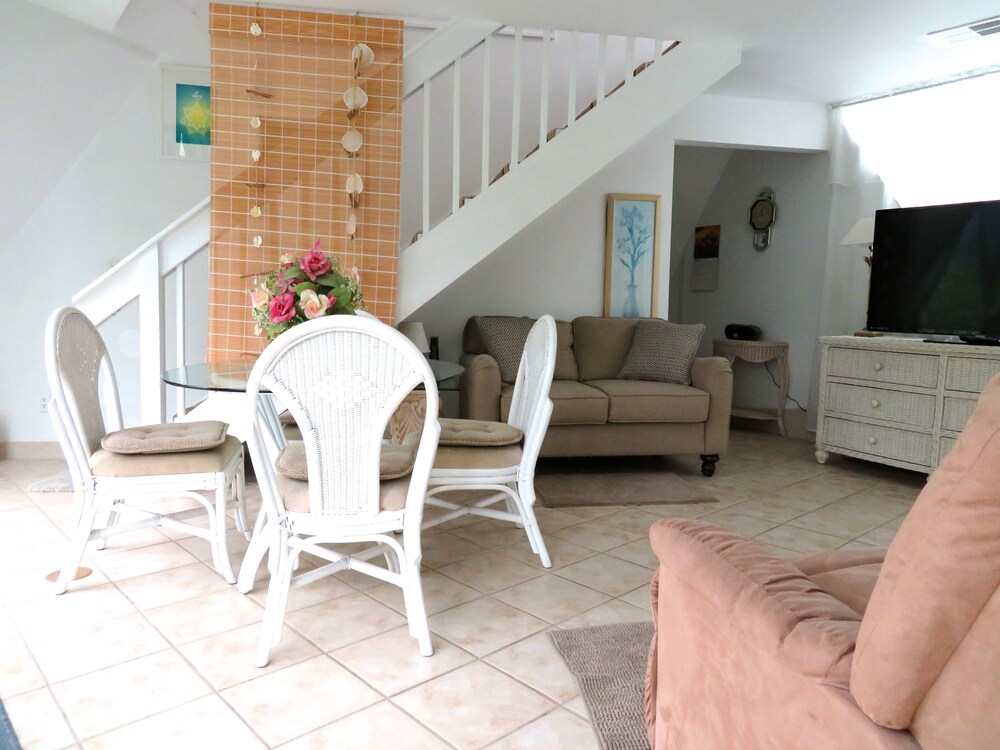 Classic House, 2 Bedrooms, Non Smoking - Living Area
