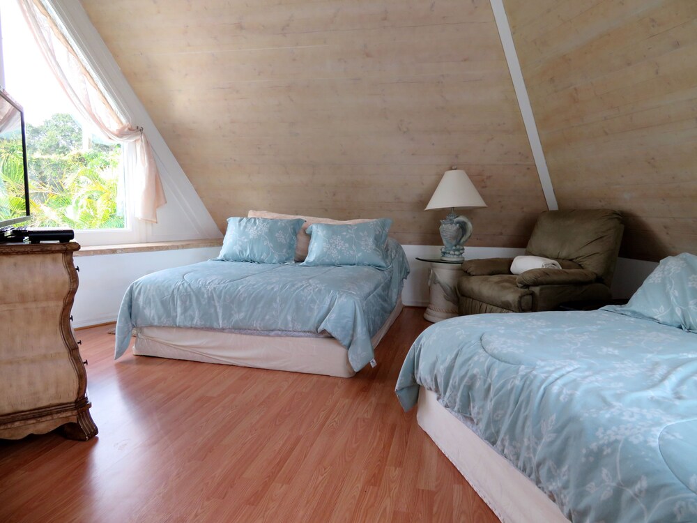 Royal House, 2 Bedrooms, 2 Bathrooms - Guestroom