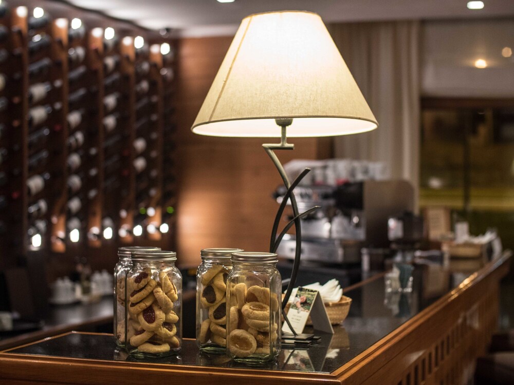 Hotel Lounge