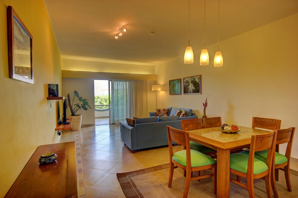 2 Bedroom, Penthouse - Living Room