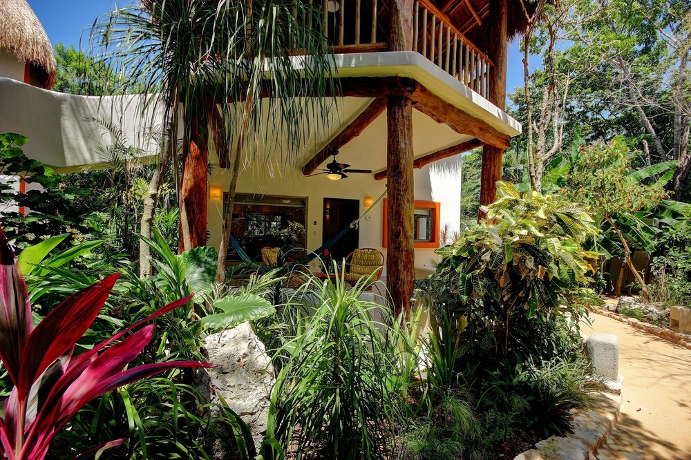 Romantic Bungalow, 1 King Bed, Garden View - Garden