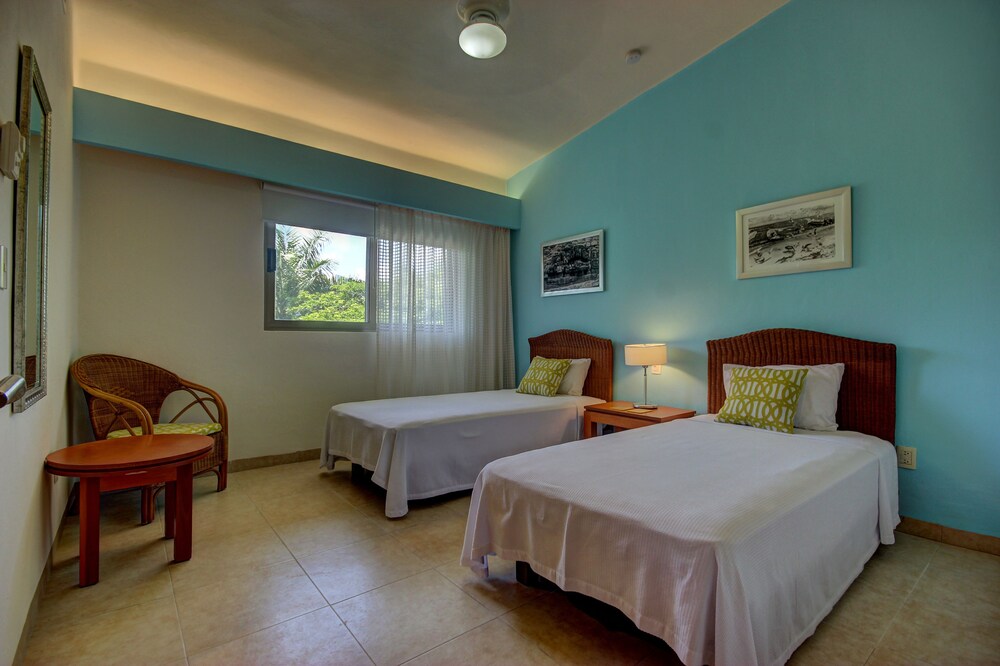 Standard Apartment, 3 Bedrooms, Ocean View - Guestroom