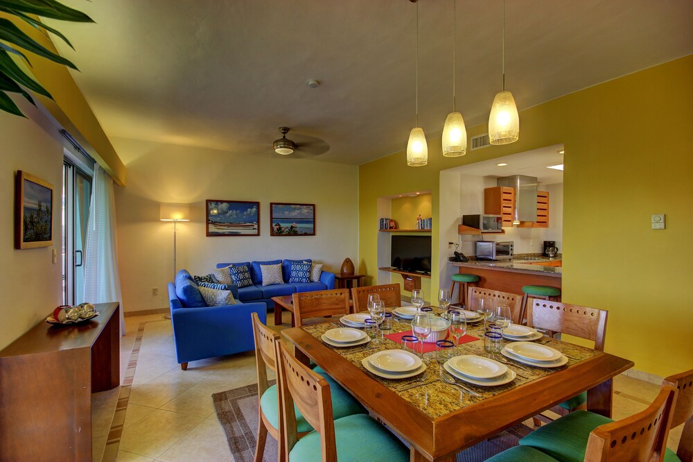 Standard Apartment, 3 Bedrooms, Ocean View - Living Room