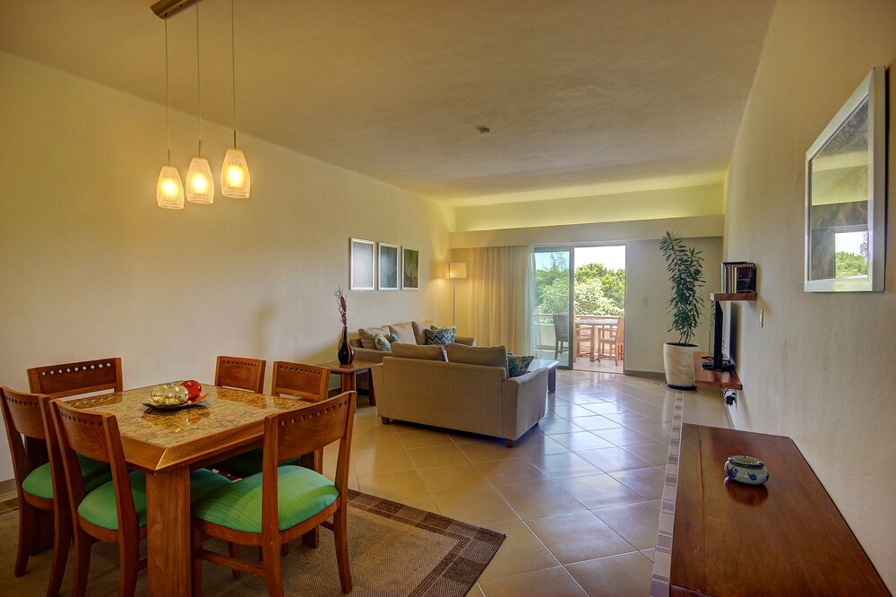 2 Bedroom, Penthouse - Living Area