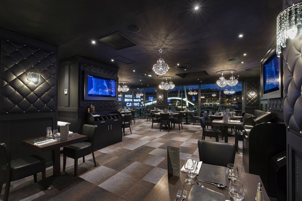 Food Court