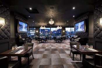 Food Court