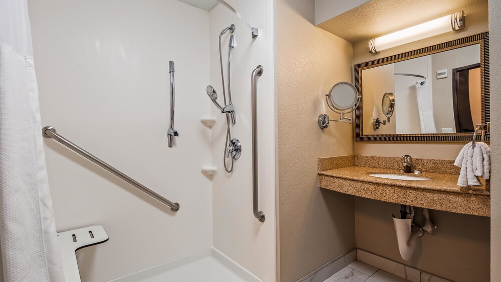 Bathroom, Best Western Plus Henderson Hotel