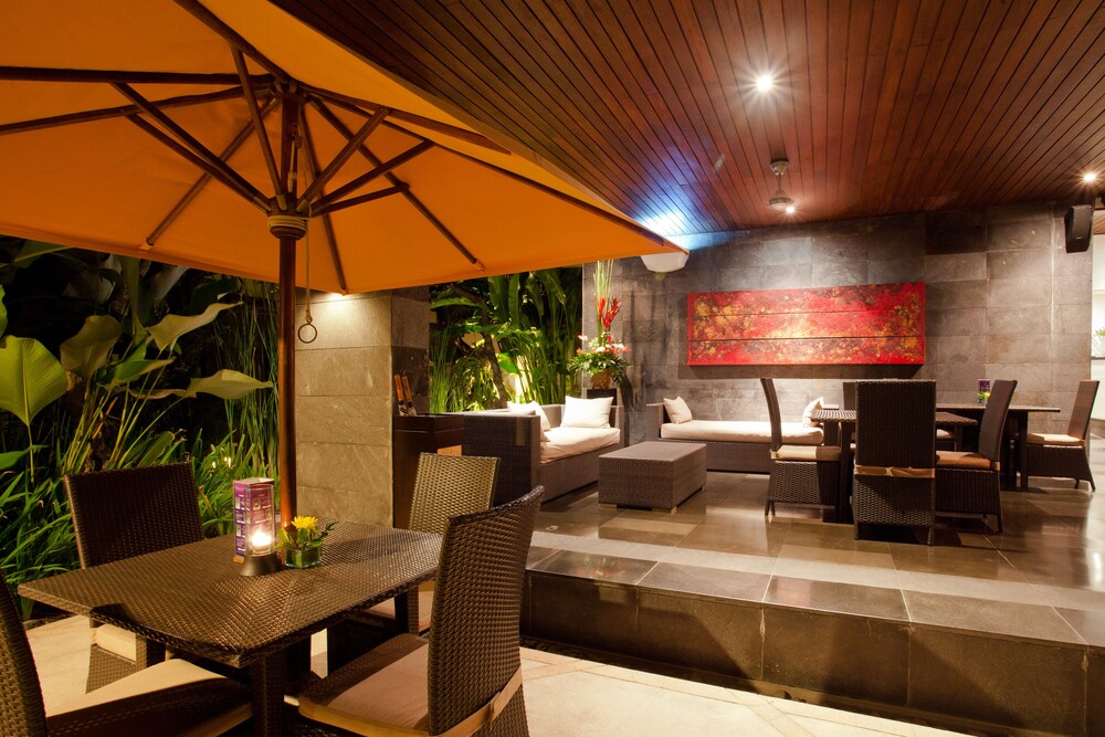 Hotel Lounge