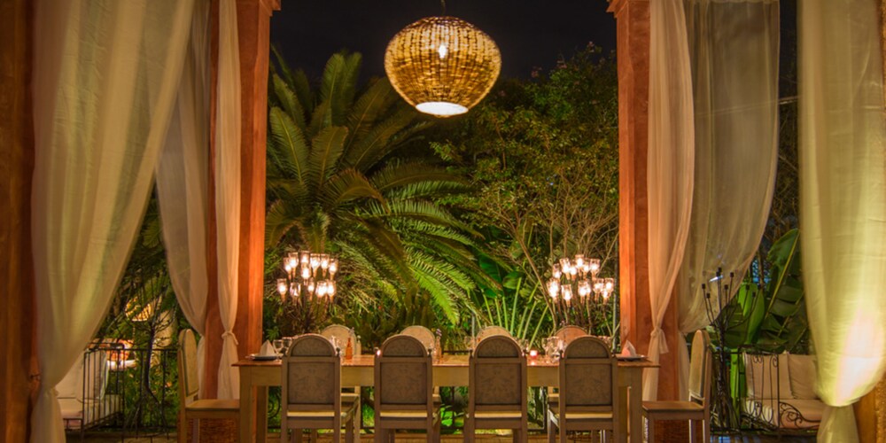 Hotel Bar