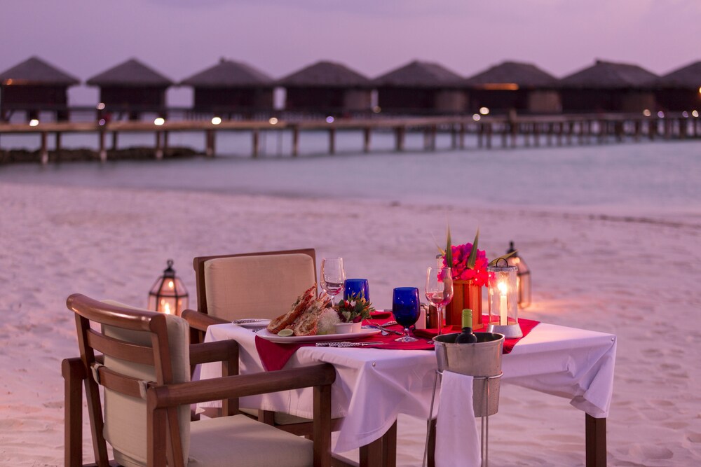 Couples Dining