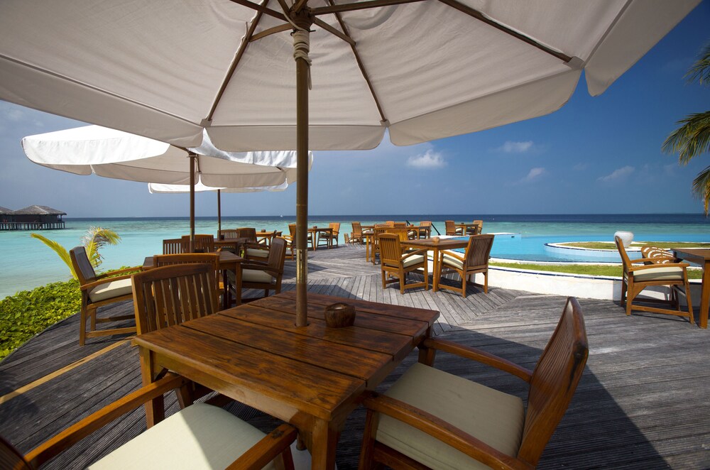 Poolside Bar