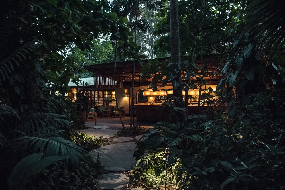 Hotel Bar