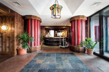 Hotel Colony