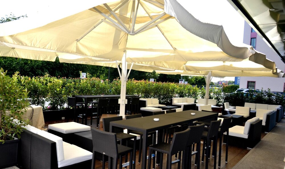 Hotel Bar