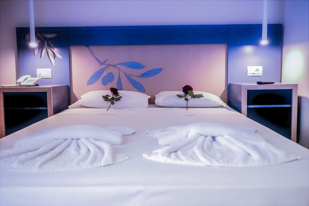 Deluxe Suite, 1 Bedroom, Sea View - Guestroom