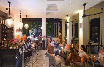 Hotel Bar