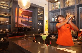 Hotel Bar