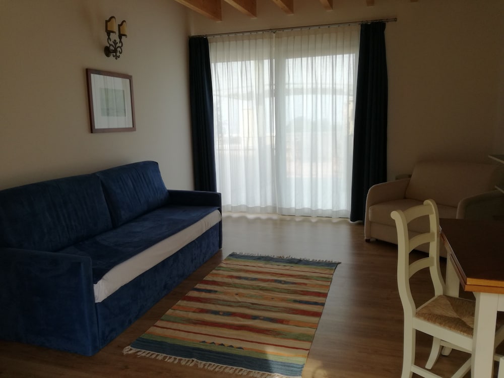 Comfort Quadruple Room, Lake View - Guestroom
