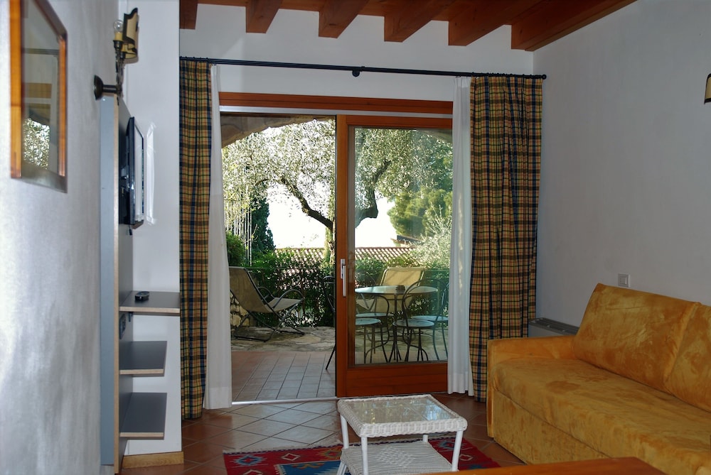 Standard Apartment, Lake View (For 4 people) - Guestroom