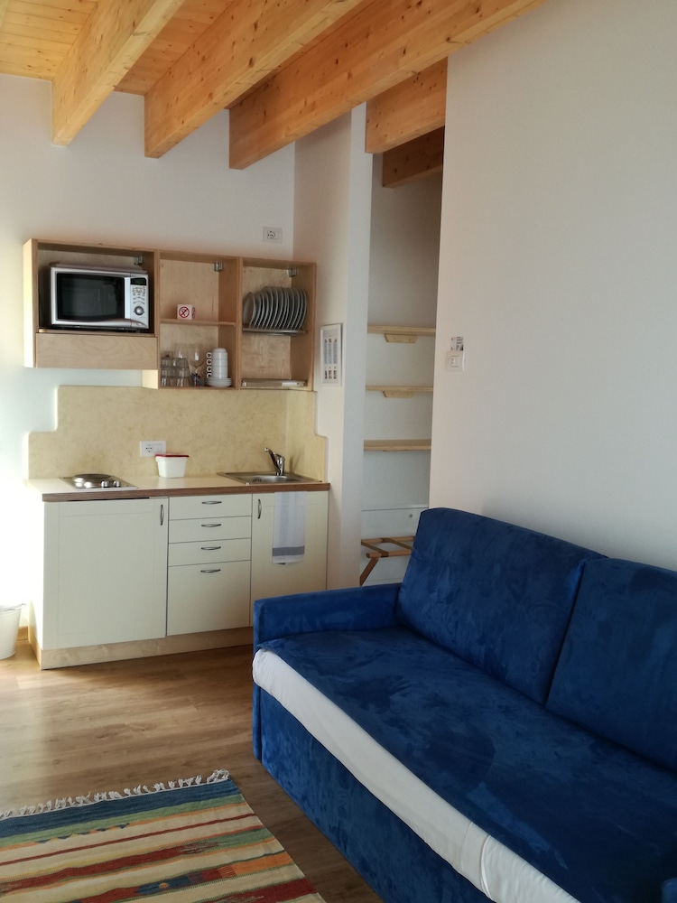 Comfort Quadruple Room, Lake View - Guestroom