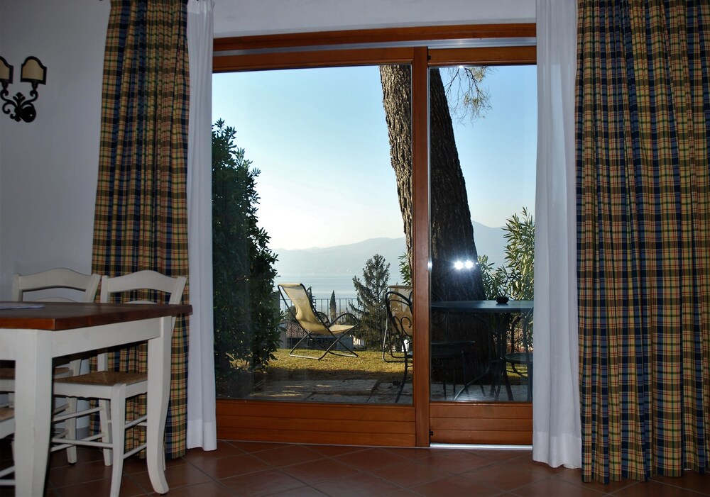 Standard Apartment, Lake View (For 4 people) - Living Area