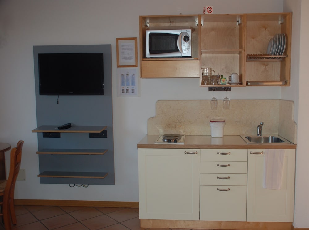 Family Room - In-Room Kitchenette