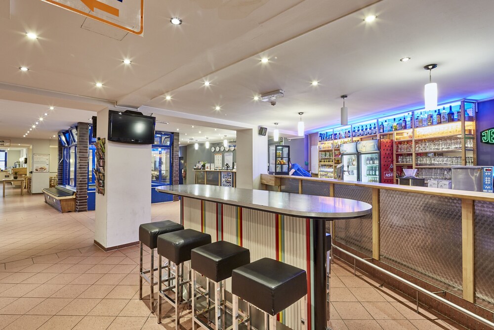 Hotel Bar
