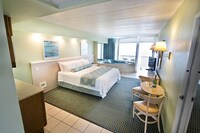 Room, 1 King Bed, Oceanfront (Whirlpool)