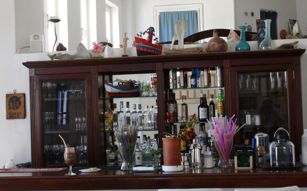 Hotel Bar