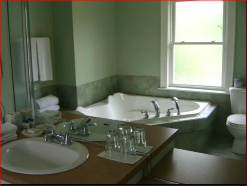 Jetted Tub