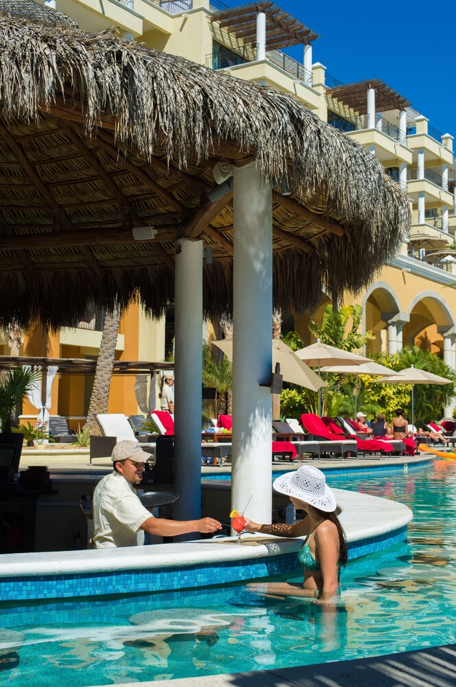 Poolside bar, Casa Dorada Los Cabos Resort & Spa