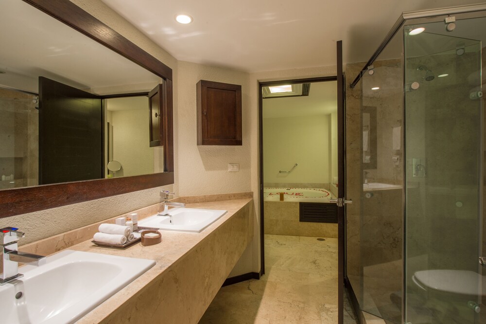 Bathroom, Casa Dorada Los Cabos Resort & Spa