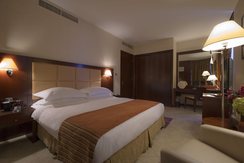 Executive Suite, 1 Queen Bed - Guestroom