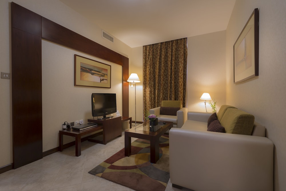 Executive Suite, 1 Queen Bed - Guestroom