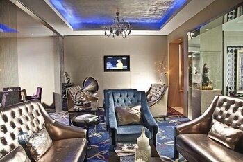 Hotel Lounge