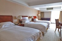 Business Three Beds Room