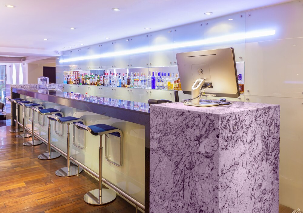 Hotel Lounge