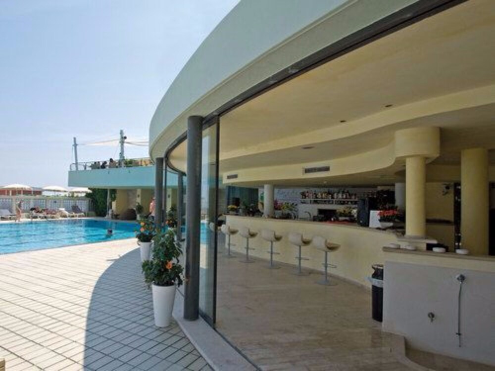 Bar a bordo piscina